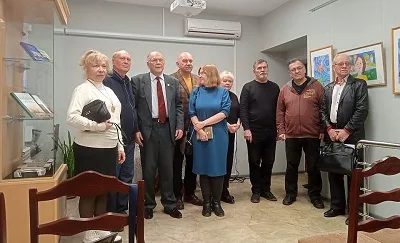 Саратовским писателям вручили благодарственные письма и денежные сертификаты на издание новых книг