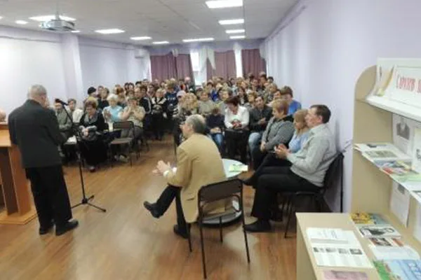 ЦГБ. Литературно-музыкальная гостиная. Встреча с литературной студией «Голоса поколений» — фото 1