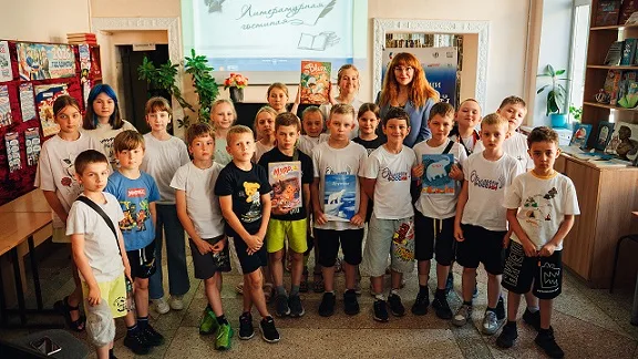 В Саратове состоялась книжная ярмарка «Огни над Волгой» Союза писателей России — фото 8