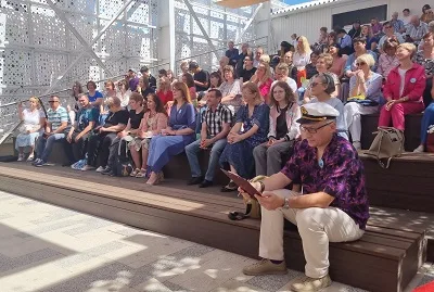 На Набережной Саратова прошёл второй день третьего ежегодного литературного фестиваля романтиков «Корабли Санди» — фото 6