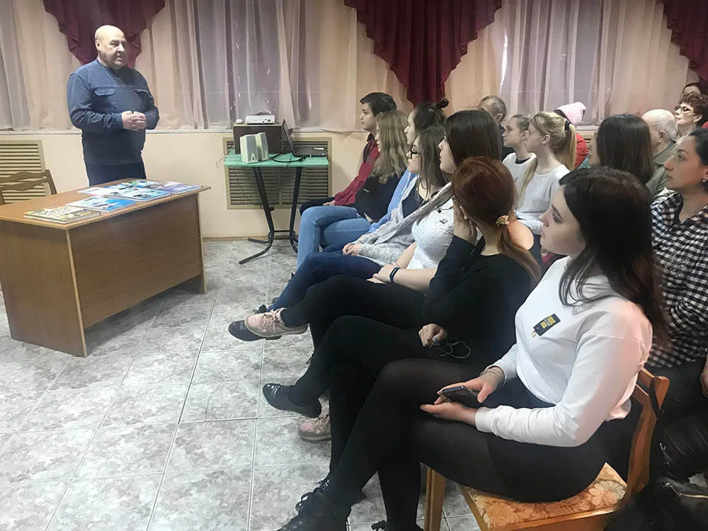Открытие фотовыставки в г. Марксе в краеведческом музее и встреча с учащимися и жителями города Маркса — фото 2