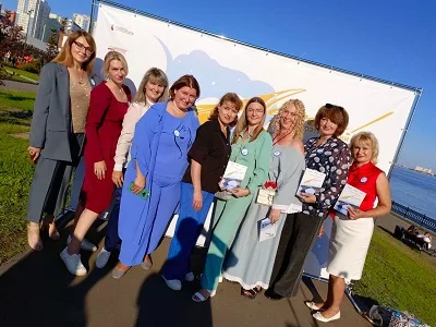 В День города на Новой набережной Саратова завершился проект «Поэтический тренинг «ЛЕТИ!» — фото 2