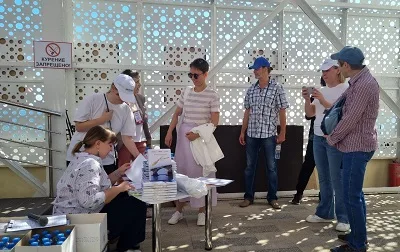 В День города на Новой набережной Саратова завершился проект «Поэтический тренинг «ЛЕТИ!» — фото 5